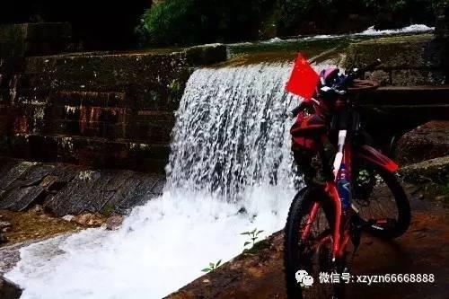 美国一群嫌犯冒充警察上门 盗走盲人女性大量财产